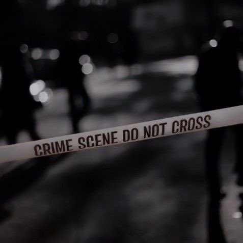 /одним чудным вечером рутину бизнес-района нарушила пренеприятная неожиданность в виде упавшего с крыши на асфальт тела. Кроме испорченной психики клерков, пострадало еще и свободное время срочно вызванного на место <a href="/_veritas_ratio/">𝙳𝚛. 𝚁𝚊𝚝𝚒𝚘.</a> — не каждый день такие люди с неба падают/