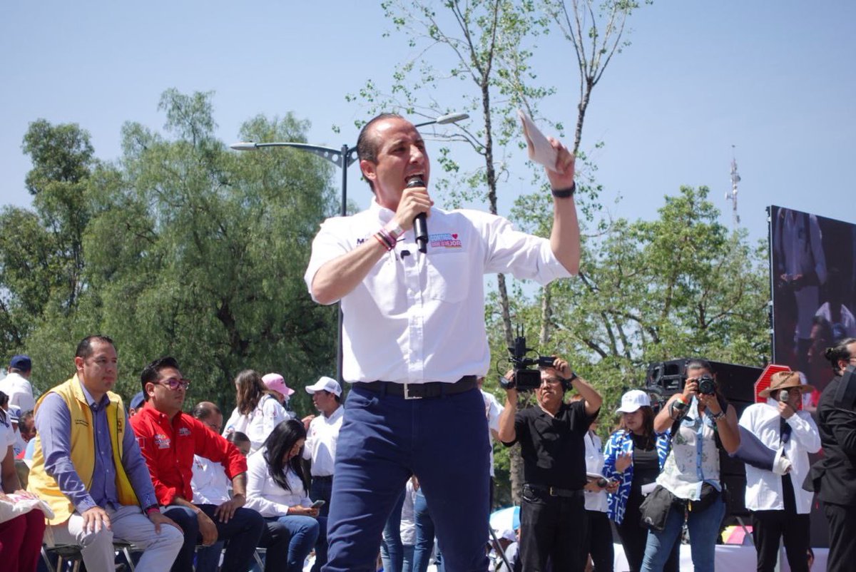 PANPuebla2427's tweet photo. #PueblaYaDecidió y hoy miles de poblanas y poblanos convencidos que es posible vivir sin miedo y con un mejor rumbo, tomaron la Av. Juárez para gritar #LaloGobernador, #XóchitlPresidenta y #MarioPresidente.
Que quede claro que México y Puebla se van a pintar de azul, ¡vamos a ganar! 💙
#VotaPAN