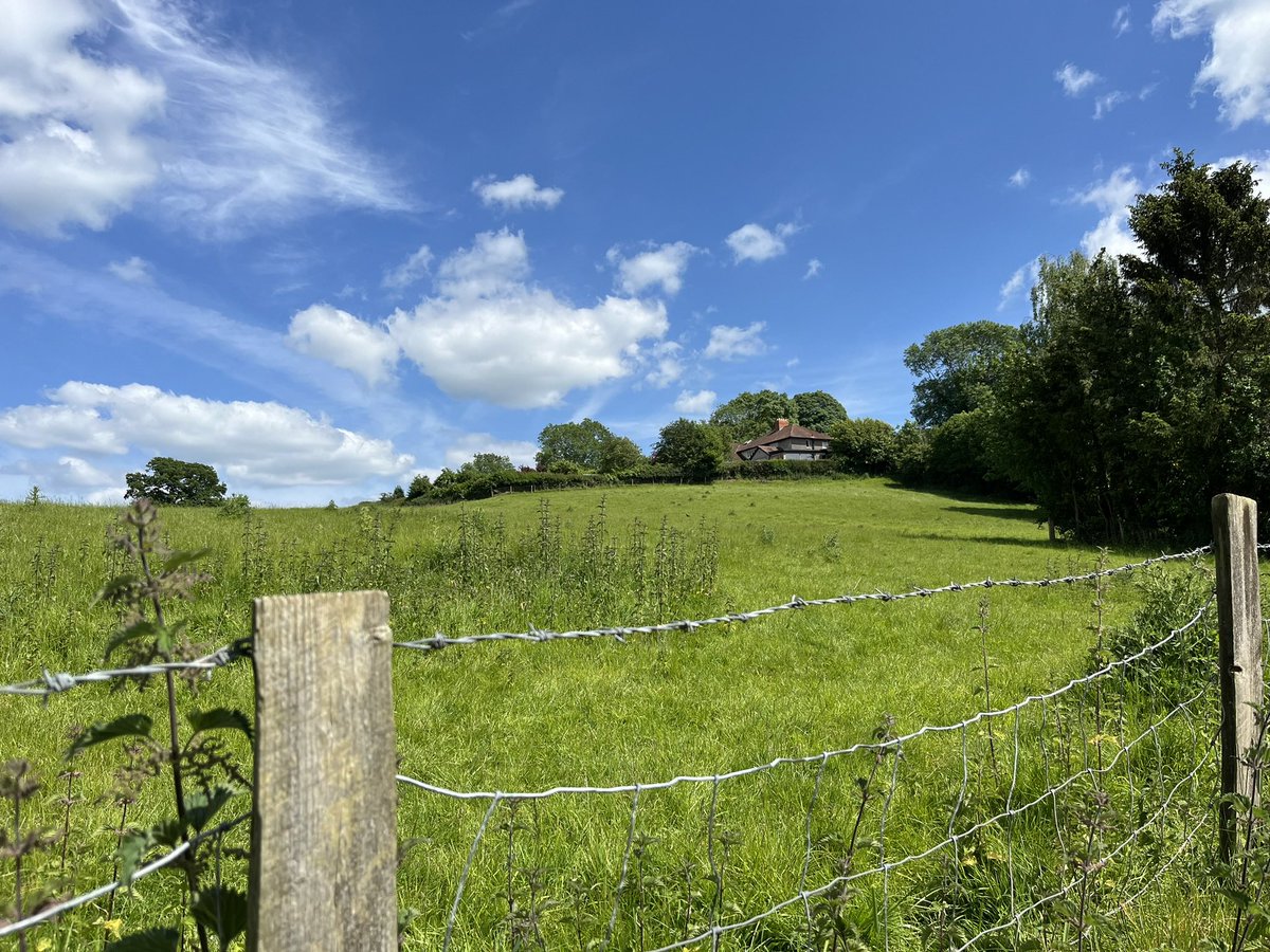 knit1slip1psso's tweet photo. Fabulous day in #England at #Rickford lunch at the #PlumeOfFeathers then a walk around the village … https://t.co/UEXeqZjdHE