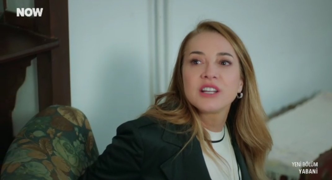 "Senin Allah belanı versin! Seni kendi ellerimle öldürücem..." Serhan gider ayak yine yapmış yapacağını. Bu dizi bitince Yurdaer Okur ve Dolunay Soysert'in karşılıklı sahnelerini özleyeceğim. Yurdaer bey çok başarılı bir kötü karakter ortaya çıkardı 👏

#Yabani