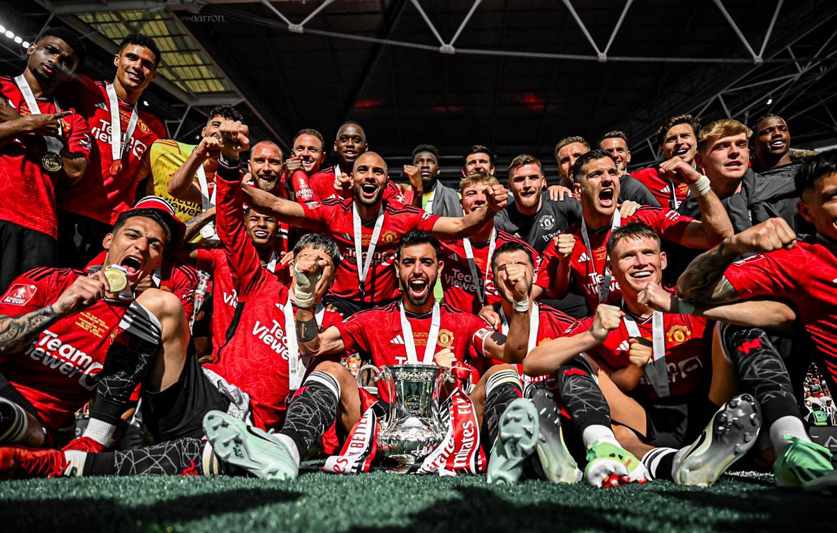 Diogo Dalot (@dalotdiogo) on Twitter photo Enjoy the day reds.
You deserve a bit of joy!
We’ll be back to suffer and win, TOGETHER ❤️ <a href="/ManUtd/">Manchester United</a> Enjoy the day reds.
You deserve a bit of joy!
We’ll be back to suffer and win, TOGETHER ❤️ <a href="/ManUtd/">Manchester United</a>