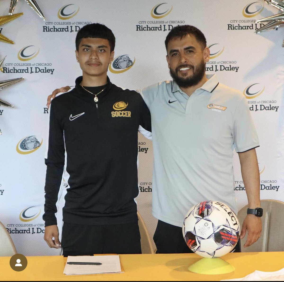 daleyathletics1's tweet photo. Our Men's Soccer team welcomes Rodrigo Benitez from Benito Juarez High School! CPL All-Conference and All-Region Player of the Year as well as Captain and Top Scorer from Benito Juarez High School! We are excited to welcome you to the Bull Dog family!โฝ๏ธ๐ช๐ฝ
#mensoccer #daleycollege https://t.co/fWMk9GfYma