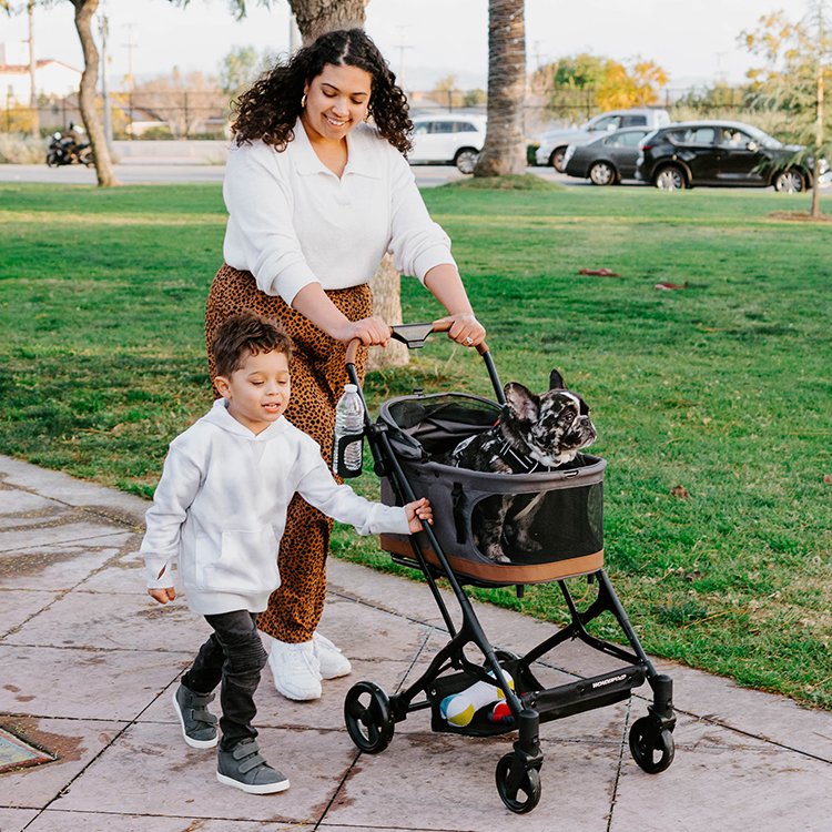 In the Spotlight
TAIL-WAGGING TRANSPORT FOR YOUR PETS!
Whether your pet is old or has little legs, or you have a doggy or kitty diva on your hands, with the #WonderFoldPetStroller you have a PAWSitively perfect travel experience! #petstroller #petpushchair
mybaba.com