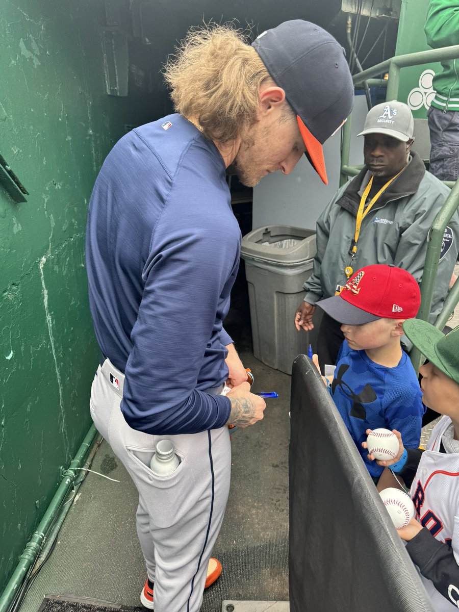 Josh Hader stops for the young fans.