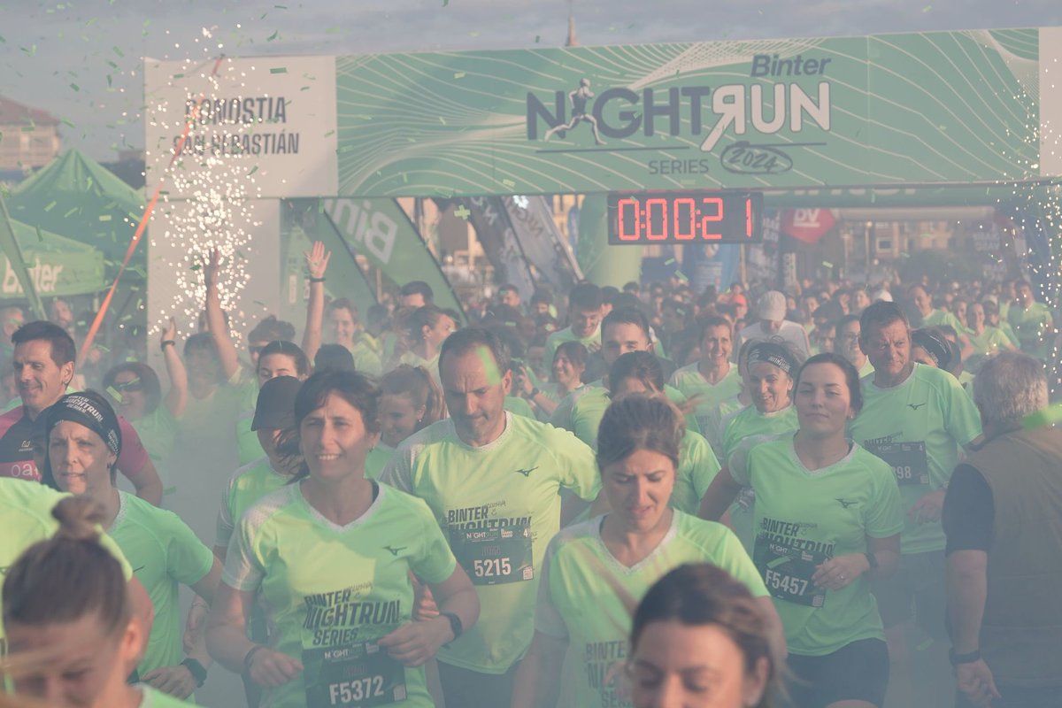 BinterNightRun's tweet photo. Despega 🛫🏃🏻♀️➡️🏃🏻➡️ la distancia 5k
#binternightrunseries https://t.co/UEpT61tlQK