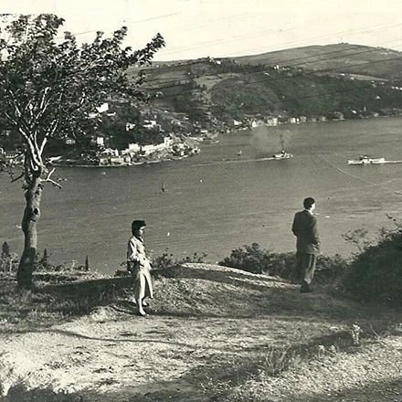 In the hills around Bebek, on the Bosphorus, 1950s

Photo from Mazideki İstanbul
