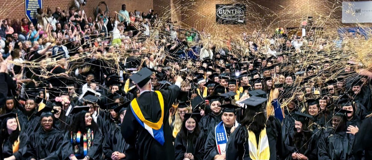 PatrickHenryCC's tweet photo. Remembering the day our 2024 graduates transitioned from learners to leaders, ready to make impactful contributions to their communities! #GraduationDay2024 #Memories https://t.co/IUxo7awlOS