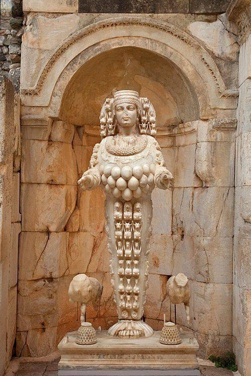 Statue of Artemis, 2nd century AD, ruins of Ephesus, Türkiye.