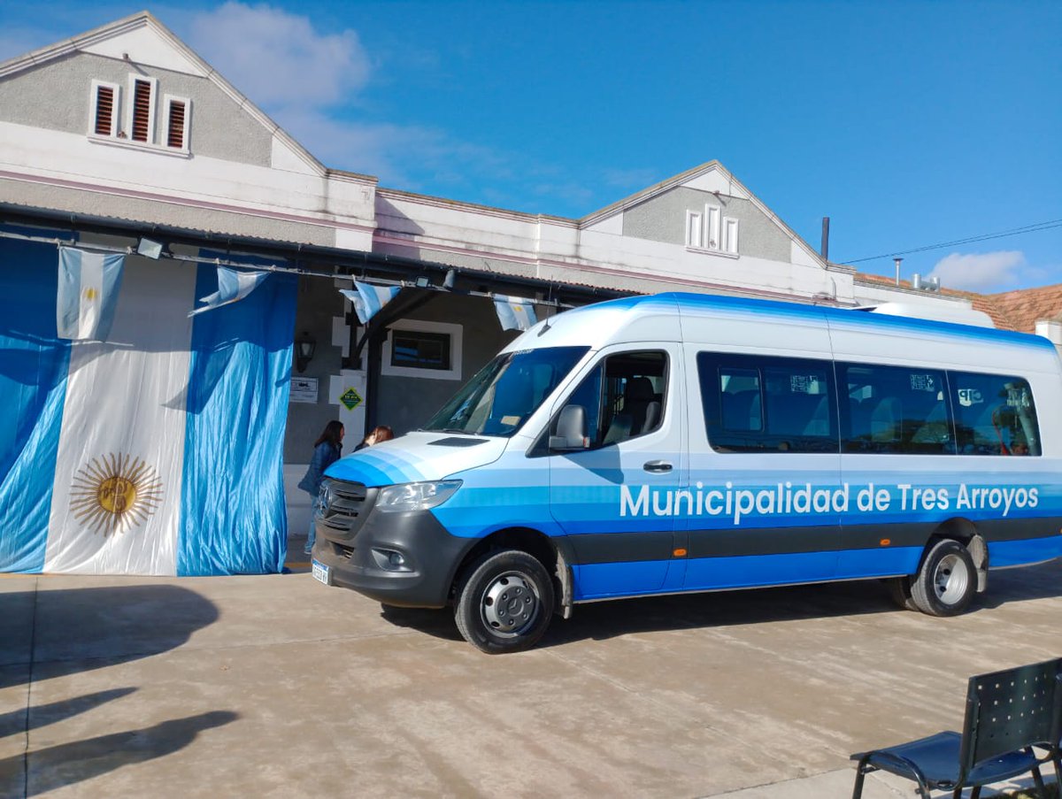 Estamos convencidos que #Patria se hace con hechos concretos que mejoren la calidad de vida de nuestros vecinos, hoy presentamos las nuevas combis para Educación, Cultura y Deportes, un sueño que se empieza a cumplir.
#SomosTresArroyos
#PodemosHacerlo 
#SerTresarroyense