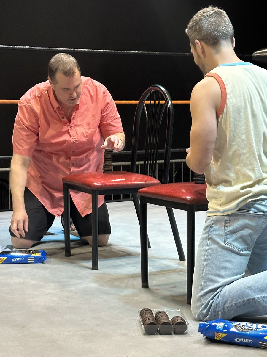 f4wconvention's tweet photo. The third fall https://t.co/2pxR32cox5