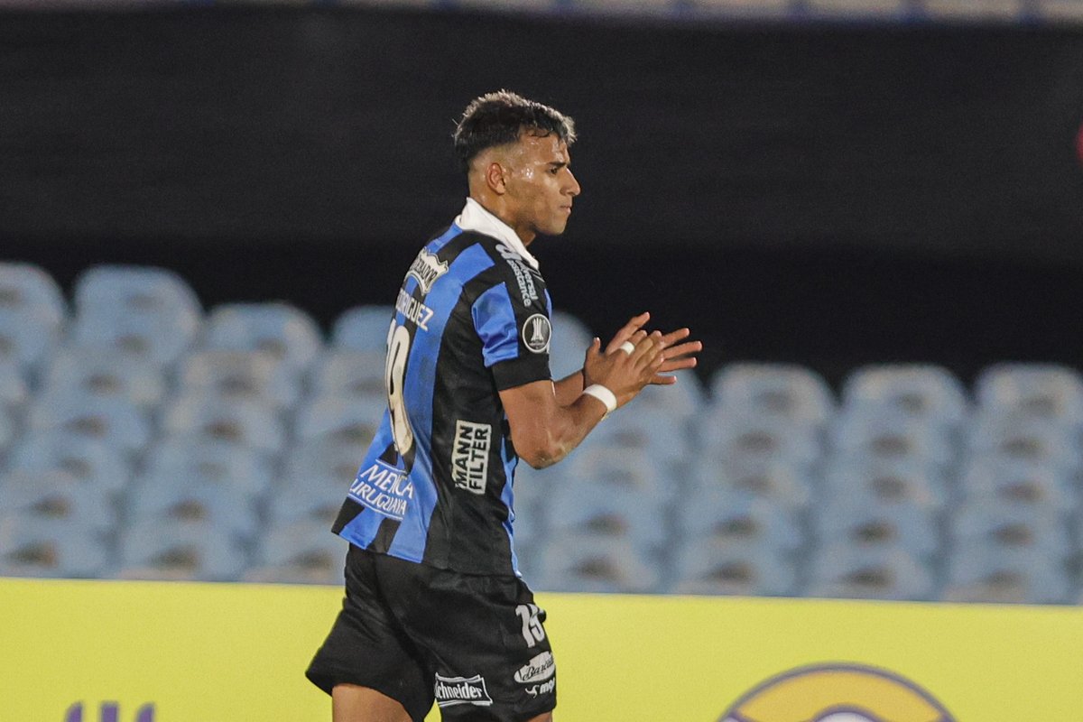 Apertura: Comenzó el segundo tiempo. Liverpool y Rampla Juniors están empatando 1-1 en Belvedere m.uy/uc889374