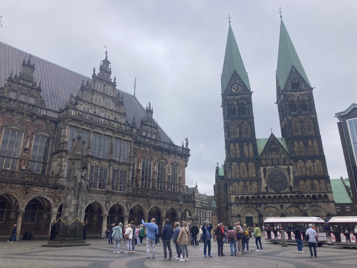 euro_tour's tweet image. ブレーメン(ドイツ)。
本日の風景より。
②聖ペトリ大聖堂
市庁舎の隣りにあるゴシック様式の大聖堂。