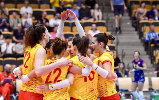 🏐#Voleibol Golden League Europea

♀️
❌ España 🇪🇦 pierde 0-3 (19-25, 19-25, 17-25) 🆚 República Checa 🇨🇿

Hoy el equipo de Pascual Saurín no tuvo opción

🔜 Próxima parada el viernes 🆚 Croacia 🇭🇷 en Gijón