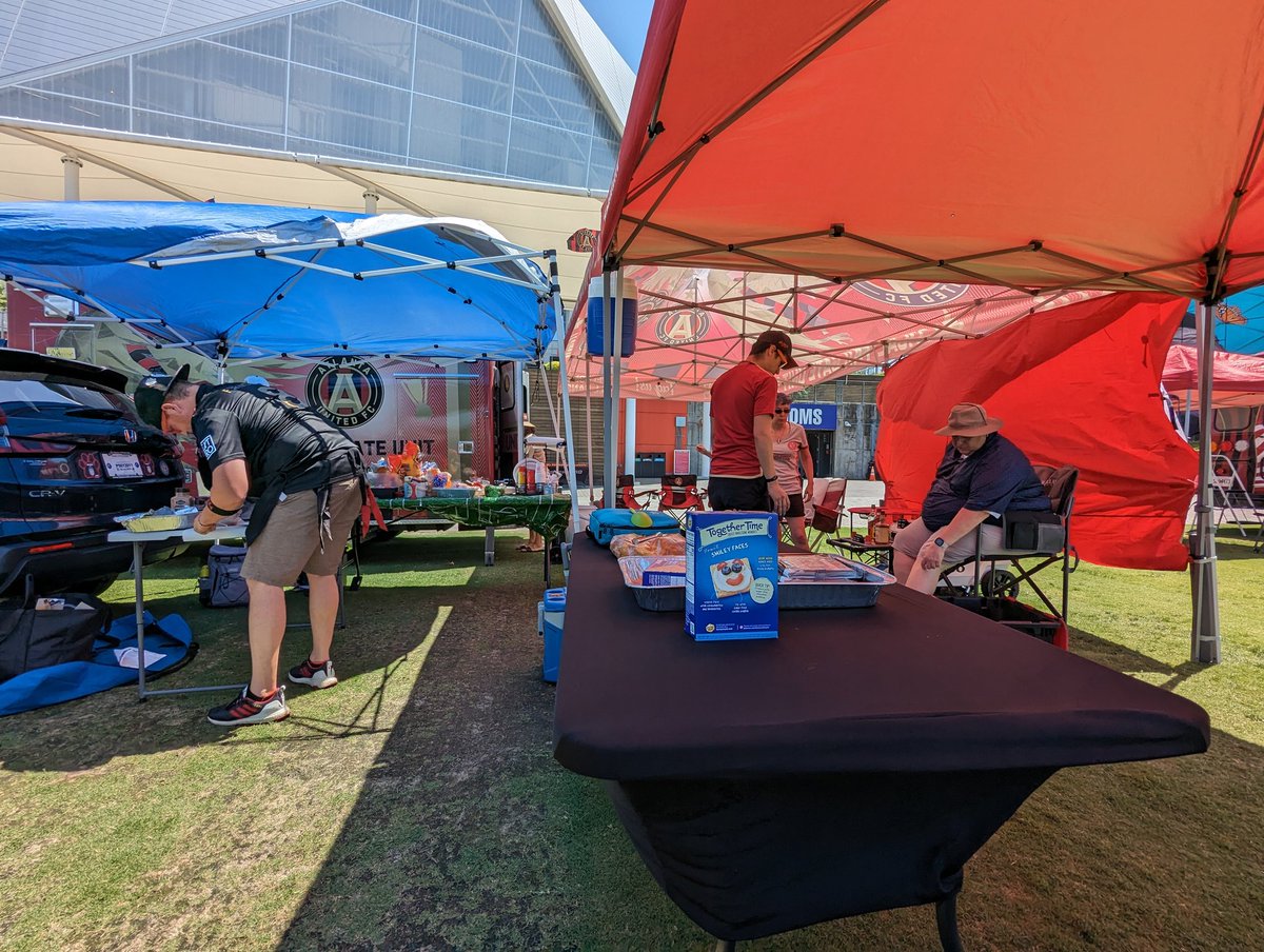 We out here! Where are you? Let's go @atlutd! We are putting in a good 5 hours at the tailgate in the <a href="/thdbackyard/">The Home Depot Backyard</a>, to see you put in 90+ min and get us 3 points at home. Lessssgooooo!
#atlutd
#ATLUnit17
#NeverLoseTheTailgate