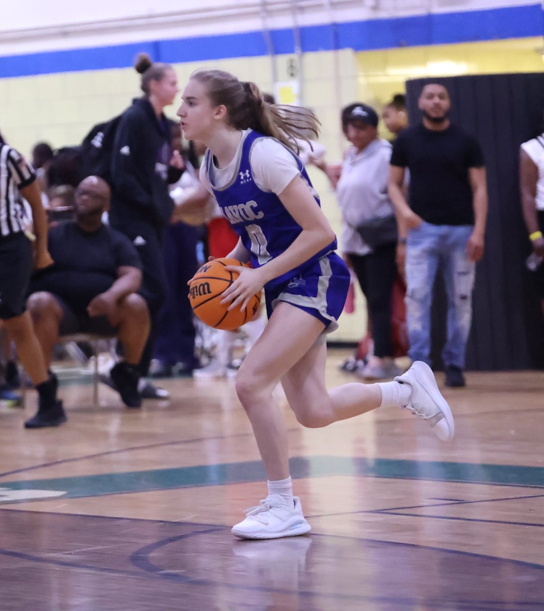 🗣️🗣️🗣️ Run tell that, @nyhavoc 2027 PG, Anna Moser is a national level talent … NYG Memorial Bump @SkinsHoops86