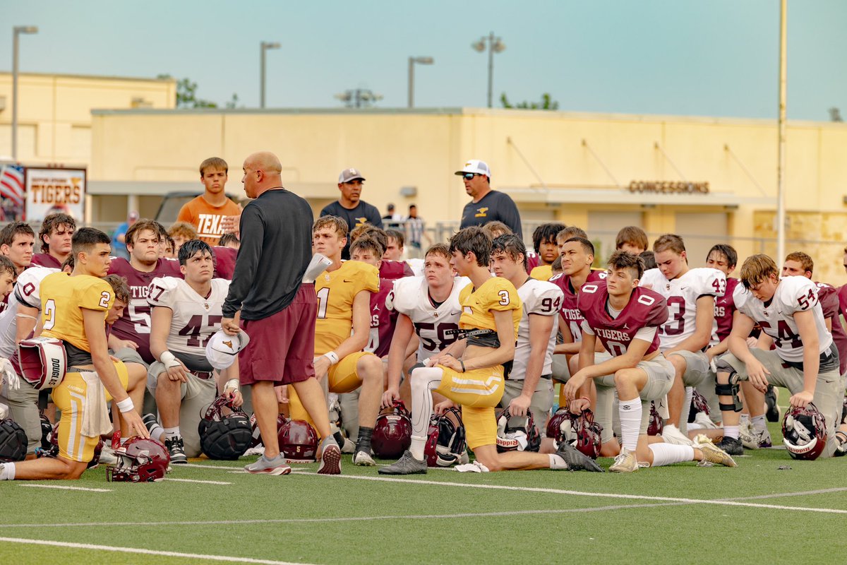FuerteFoto's tweet photo. #dshstigerfootball #springgame2024 @DSISD @DripFB @DrippingTigers @PigskinsDs @CoachGZimmerman @maddox_maher @Cooper_Reid4 LOTS of good stuff! Can’t wait for august! https://t.co/BCAPOaqOn2