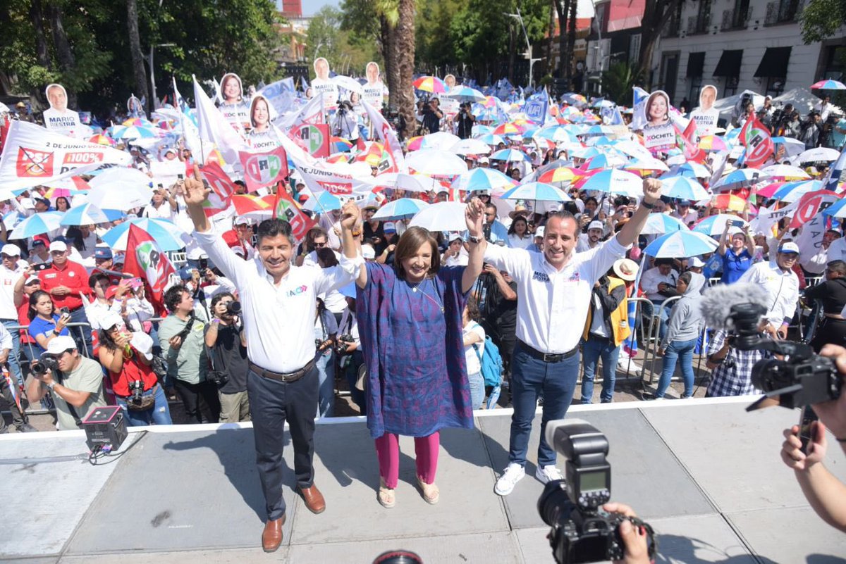 KarlaMrtnzL's tweet photo. Minimizan la asistencia al cierre de @XochitlGalvez @eduardorivera01 y @marioriestra en Puebla Capital.

Controlen la bilis, hoy fueron más de 34 mil poblanos.

Aguanten al 2 de junio en las urnas 🗳️

Serán muchos más. https://t.co/NVy6shPeeU