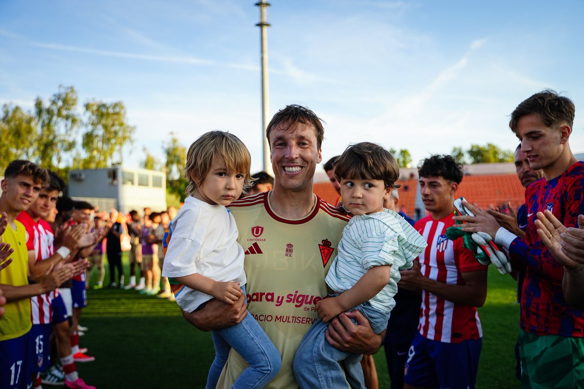 realmurciacfsad's tweet photo. 👏 𝐃𝐎𝐍 𝐓𝐎𝐌𝐀́𝐒 𝐏𝐈𝐍𝐀 𝐈𝐒𝐋𝐀

⚽️ 𝟏𝟕 𝐚𝐧̃𝐨𝐬 𝐝𝐞 𝐟𝐮́𝐭𝐛𝐨𝐥.

❤️ ¡𝘎𝘙𝘈𝘊𝘐𝘈𝘚 𝘛𝘖𝘔𝘈́𝘚! https://t.co/gJTxCZmr90