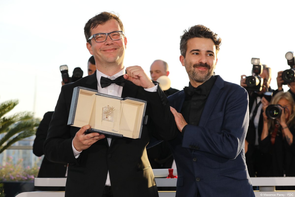 NEBOJŠA SLIJEPČEVIĆ, lauréat de la Palme d'or du court métrage pour THE MAN WHO COULD NOT REMAIN SILENT.
-
NEBOJŠA SLIJEPČEVIĆ, winner of the Short Film Palme d'or for THE MAN WHO COULD NOT REMAIN SILENT.
#Cannes2024 #Palmares #Awards #PalmeDOr #ShortFilm <a href="/cinemadedemain/">Cinéma de Demain</a>