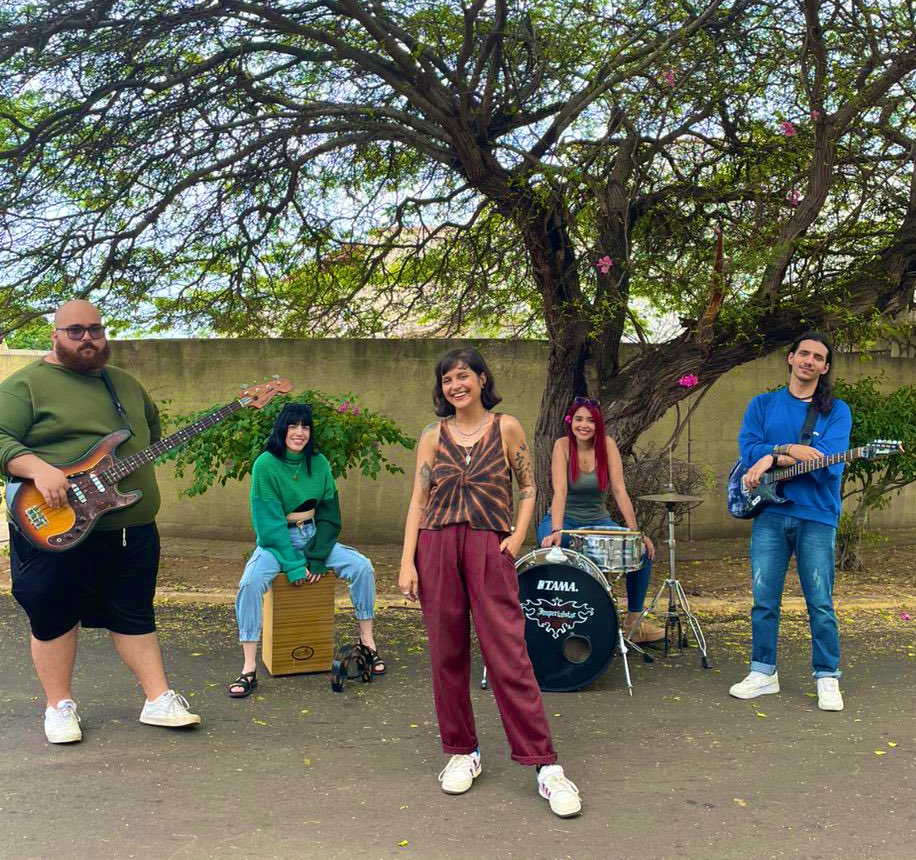 Codhez's tweet photo. Los Pregones de Codhez están de regreso y la primera canción de esta temporada ya tiene fecha. ⏳
¡Pendiente de nuestras redes!
#DDHHPaVos 🎶 https://t.co/BQ1yVeG7nl