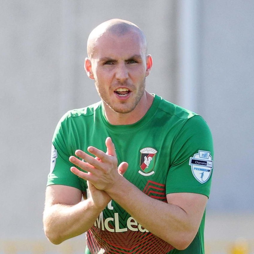 🟠 Carrick Rangers have been rumoured to have won the race to sign former NI and Man United defender Luke McCullough from Glentoran despite heavy interest from Portadown and Glenavon.

#CarrickRangers #IrishLeague