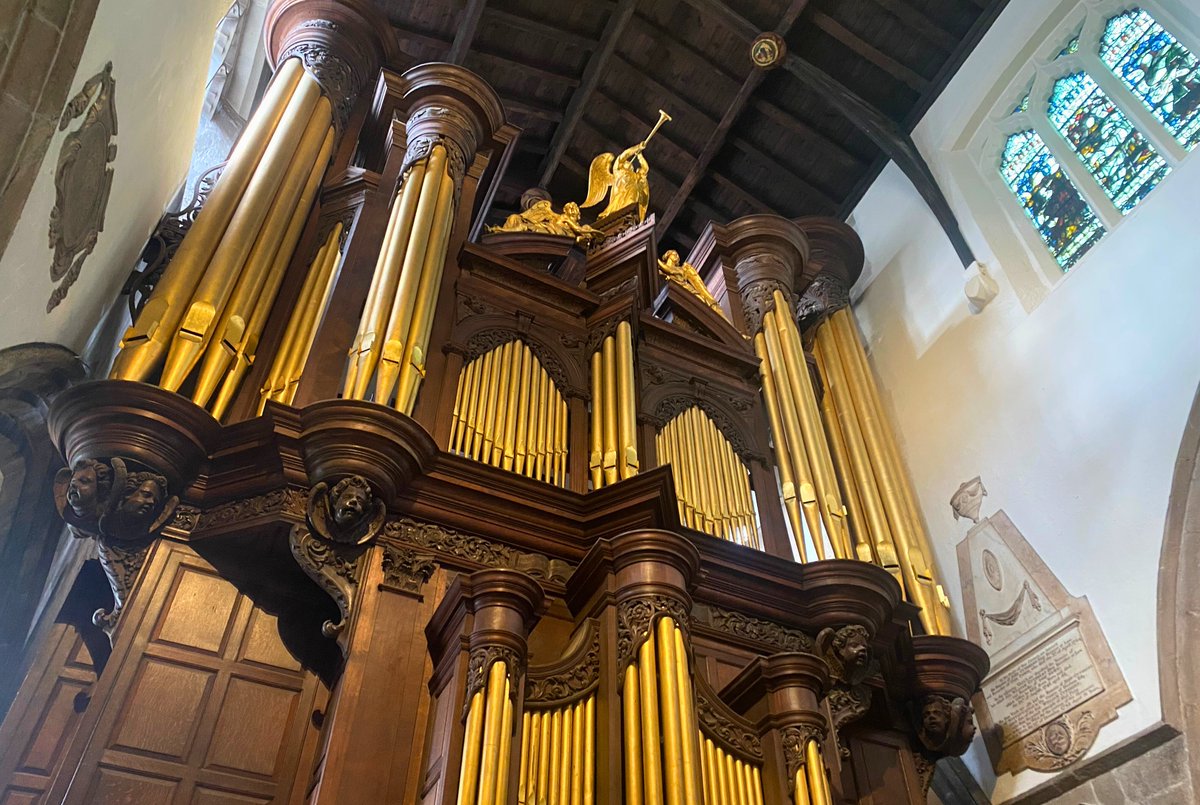 Families at Monday's Bank Holiday Organ Recital, 'The Wizarding Organ' by Ewa Belmas, can enjoy mythical beasts craft activities, plus tasty treats in @OswinProjects Café 16. Book tickets for Monday’s recital ft. music from the Harry Potter movies: ticketsource.co.uk/newcastle-cath… ✨🎹