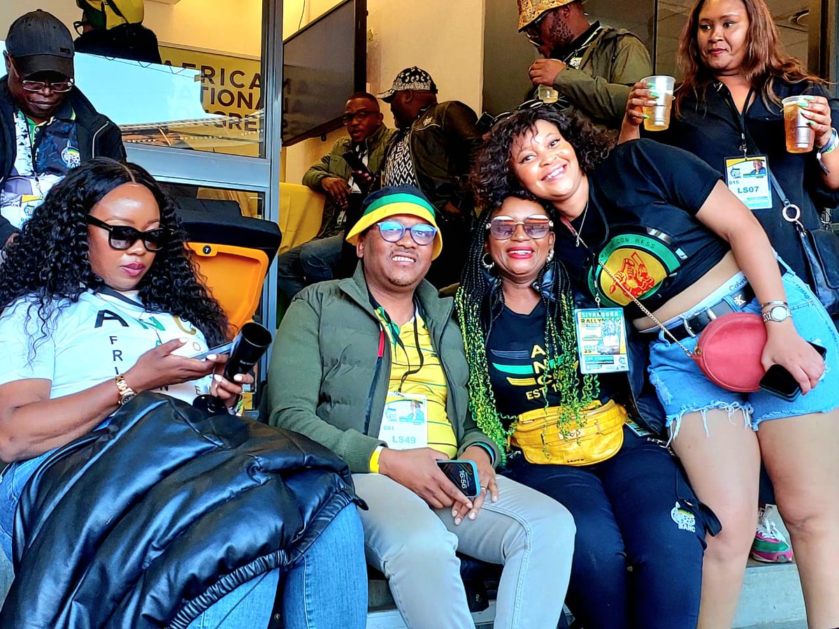 PICTURES: A day well spent at the FNB Stadium. #SiyanqobaRally #VoteANC2024 #LetsDoMoreTogether 🖤💚💛