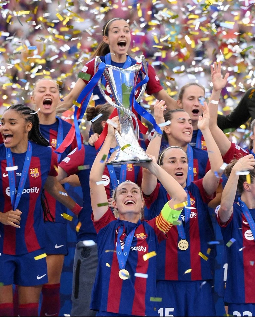 👀 Parlàvem de la foto d'Aitana sortint de la copa... 

(Pendents de saber el fotògraf autor)