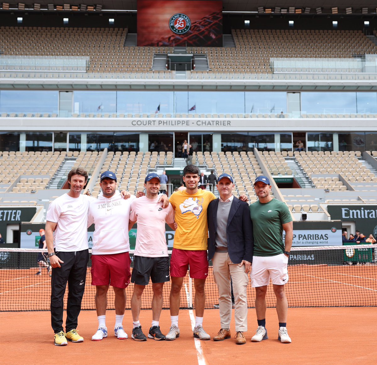 Empezamos mañana en @rolandgarros! 💪🏻🇫🇷 Todo preparado! 🔥 VAMOS! 🤩