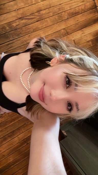 Watch Verrby's leaked NSFW photo on TwXstars