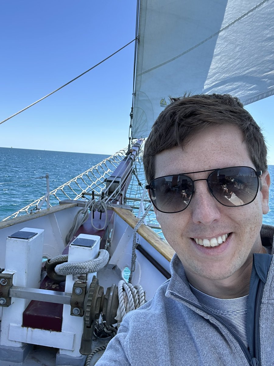 timcoxey's tweet photo. Hard to beat a #MemorialDay weekend sail. https://t.co/1miWvP6grE