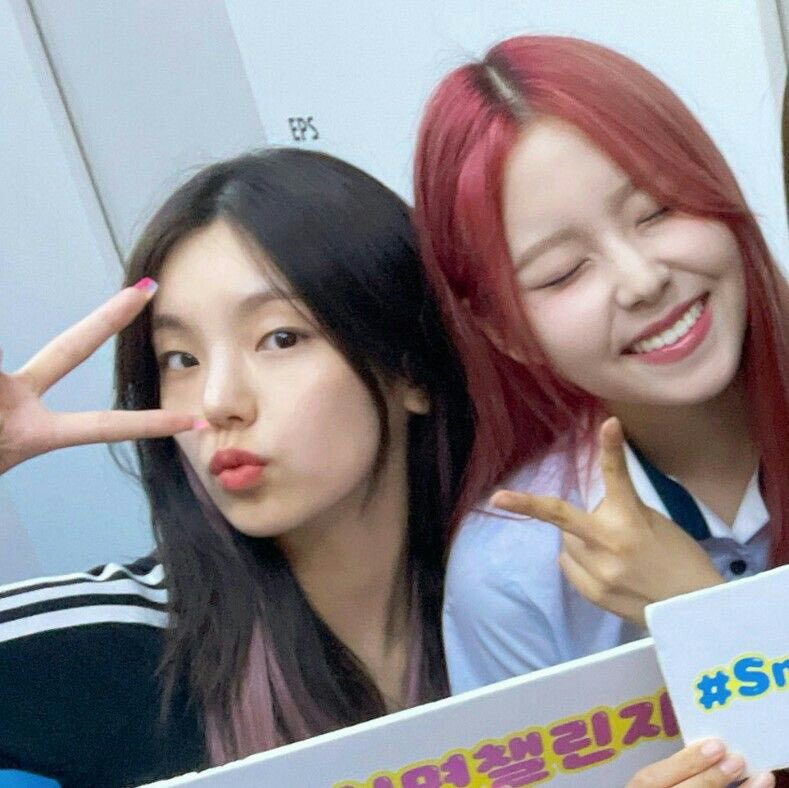 PROTECT_NMIXX's tweet photo. Happy birthday to our macknace #Kyujin but also #Yeji !! NSWERs let’s peacefully share this day with MIDZYs. You’ve both grown up so well 🐈🤍🐈‍⬛

#ITZY #HappyYejiDay #예지
#AceQueenYejiDay
#NMIXX #규진 #KYUJIN
#햅삐진규데이
#HappyKyuttenDay https://t.co/FVQjdRpDVd