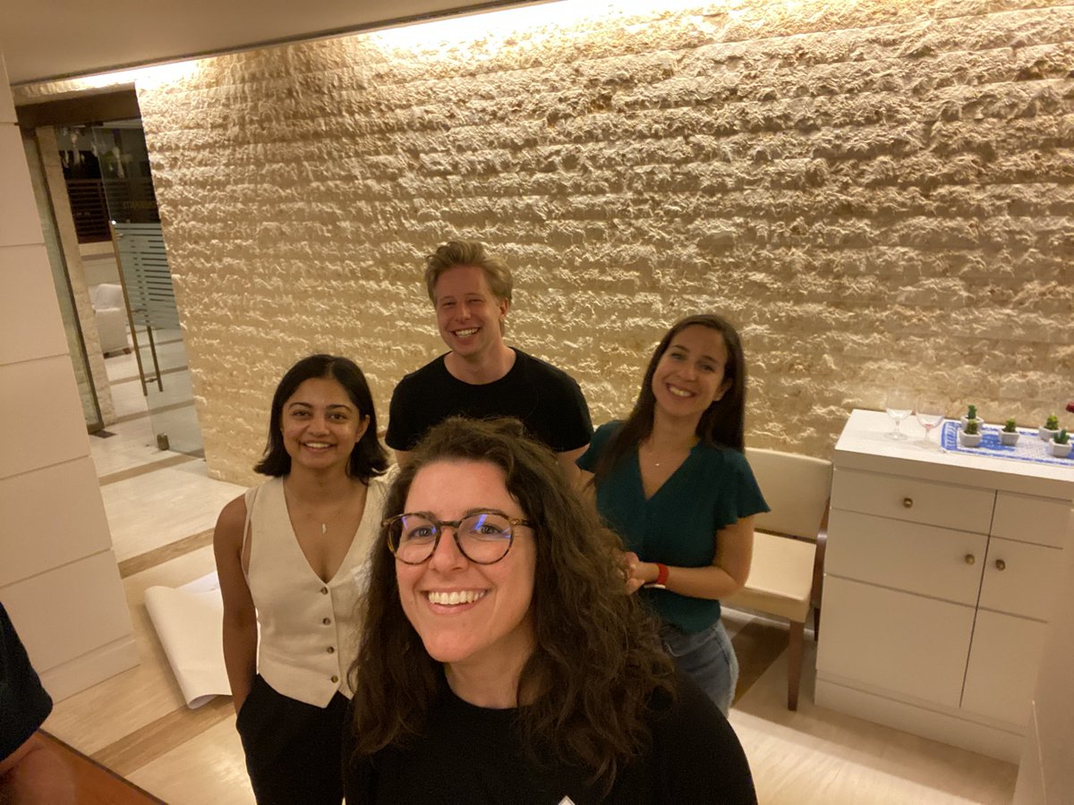 surace_laura's tweet image. What an amazing experience going back to Sardinia for the ENII immunology summer school to give a talk about immunometabolism!Great speakers and very talented students! 
Good job @Dhruvishahh @martina_meschis  and Philipp from our lab for presenting very well your projects 🧑‍🔬 👩🏻‍🔬