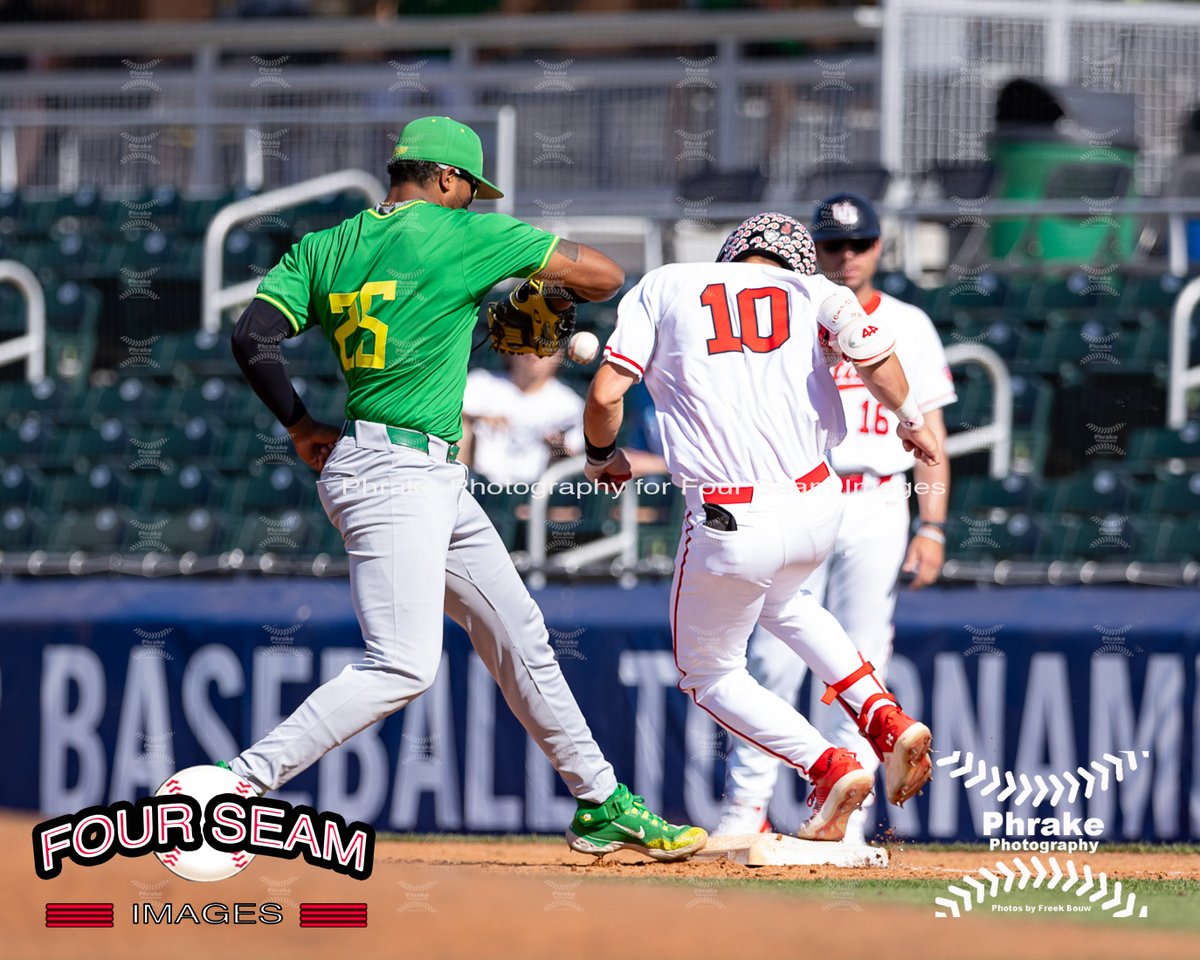 Jacob Walsh 1B (25) Oregon Ducks attempts to catch a throw as Core Jackson SS (10) Utah Utes singles during a PAC-12 Tournament NCAA game between the Oregon Ducks and Utah Utes @JGWalsh_ @Corejackson32 @utahbaseball @OregonBaseball @SarniaBaseball #pac12bsbtournament #pac12bsb