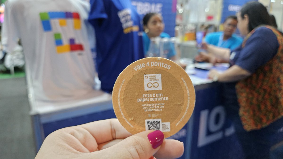 Se liga! 👀 Várias interações aqui nos estandes da #FE24PE valem moedinhas que podem ser trocadas por prêmios! 

Tem copos, bonés, camisas e um mooonte de coisa legal na nossa lojinha! 😊 

Vem conferir!