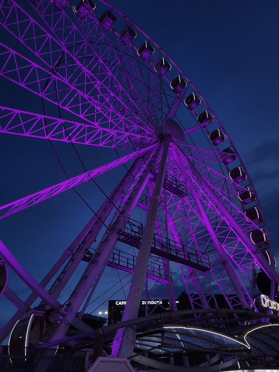 Fluorescent viewing wheel in Cracow 🌈🩵🩷#OrtylPhotoLab