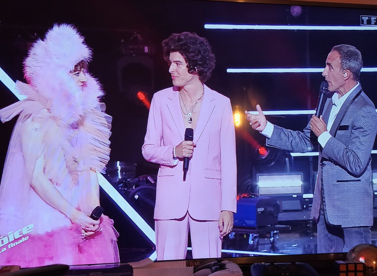 Franckm22's tweet photo. Je ne connais aucun des 5 finalistes, mais la presta de Gabriel avec Nemo, c'est clairement celle d'un gagnant ! Quelle voix ! #TheVoice @nikosaliagas @mikasounds https://t.co/DarVQnY8Rj