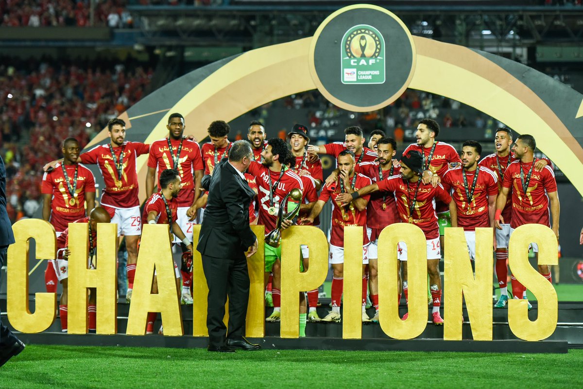 بابا الشغلانه يحقق بطولته المعتاده❤🦅

مبروك لكل أهلاوي❤🦅

#دوري_ابطال_افريقيا