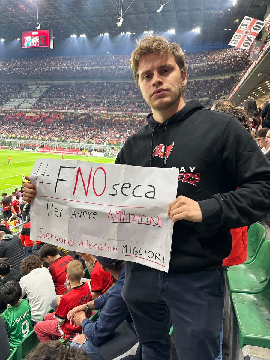 borgato_niccolo's tweet photo. Io il mio per il Milan lo ho fatto #FNOseca https://t.co/ZwArzTVaId