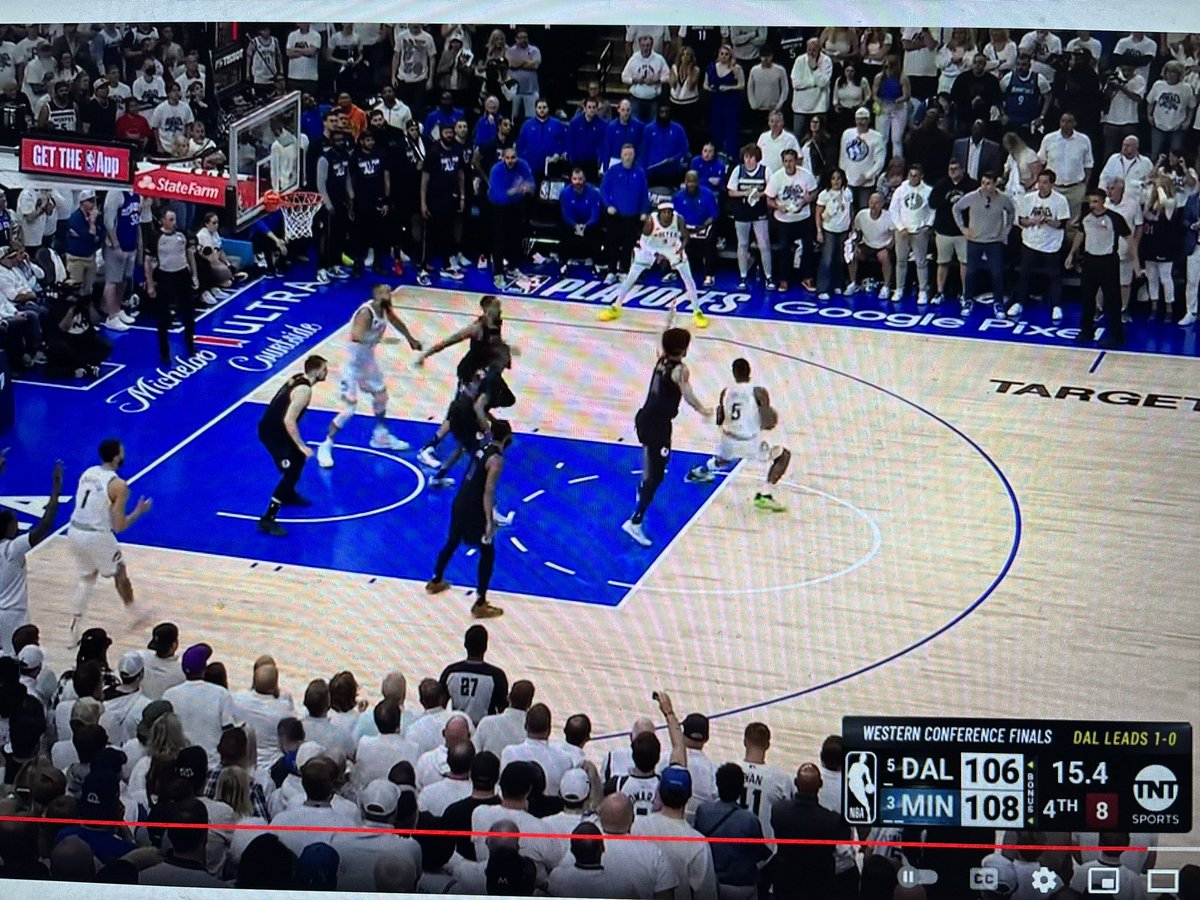 justantknee's tweet photo. some shi you’d see in #2k #nba https://t.co/pOryK6HDY0
