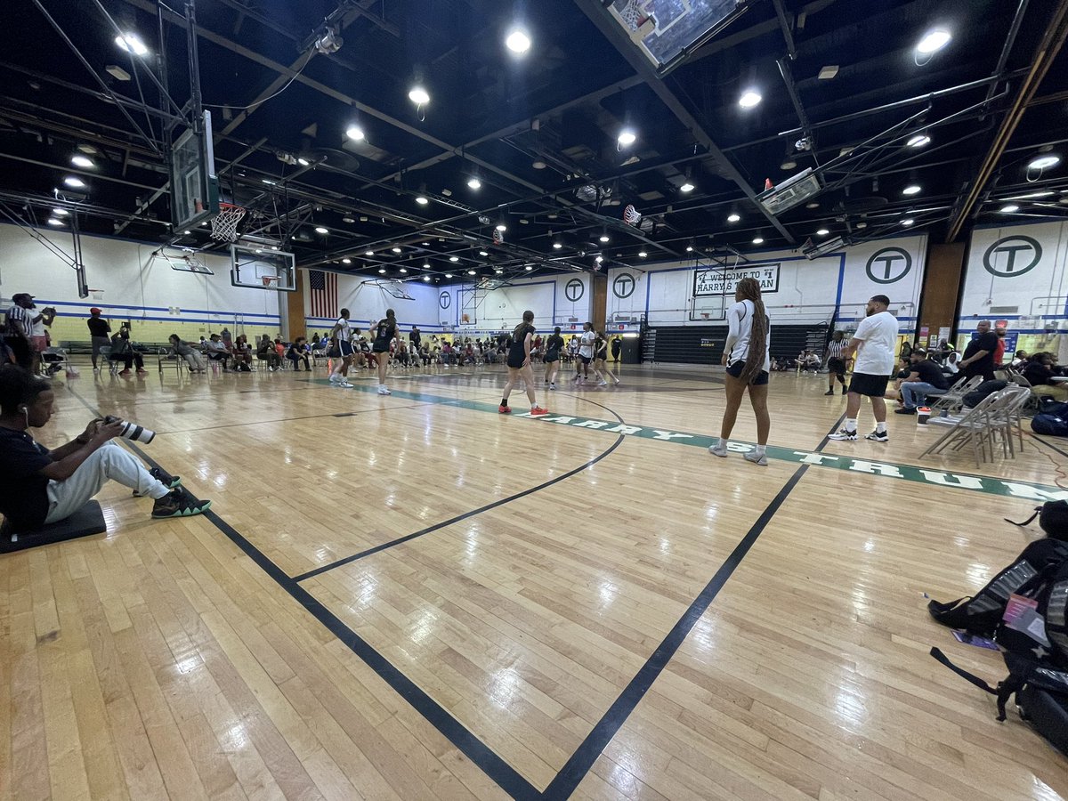 #TodaysOffice Harry S Truman HS Thanks to Joe, this trip to Truman is on autopilot. A BX run usually means it’s a @NYGHoops day. He’s got it on lock all weekend - Northeast Elite 100 individual camp tomorrow, and today is team day with the Memorial Bump 💥