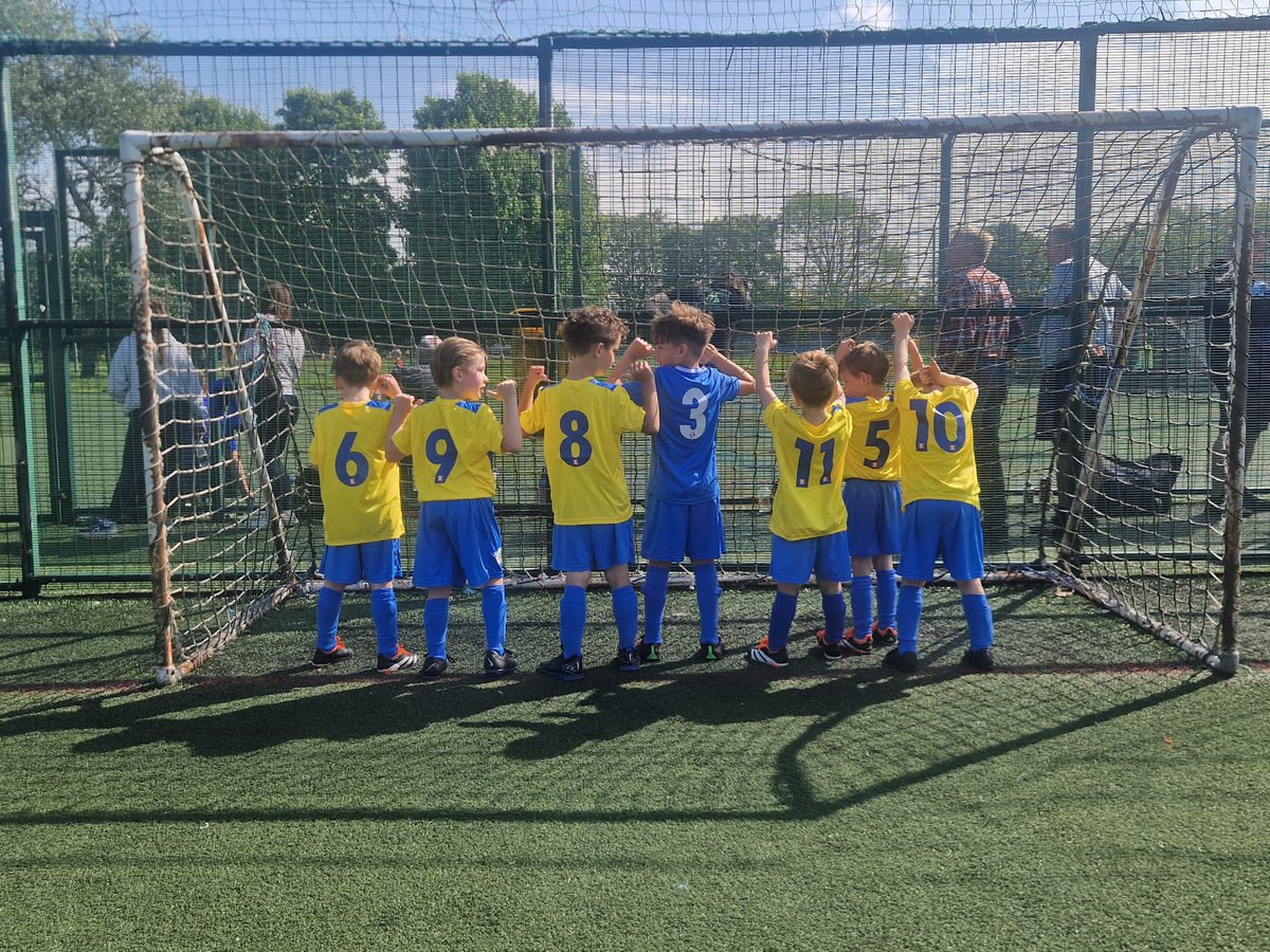 MaghullFCU6's tweet photo. Top performance from the boys in their new away strip. These lads work work work! 🔥🔥 https://t.co/7ExsO0kLUn