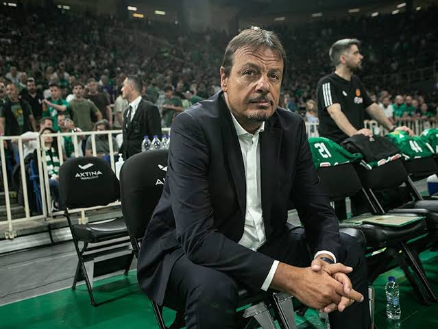 Halil Ergin Ataman: 'NBA'de dipteki takımlar nasıl tepeye çıkacaklarını merak ediyorlarsa biz buradayız. Oradan da bir takım alır çıkartırız, çok zor değil.'