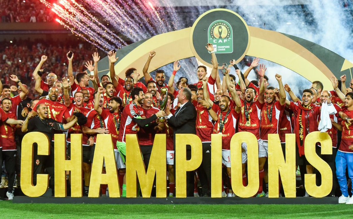 Yakoob_alsaadi's tweet photo. لا زال اسم محمود الخطيب خالدا في تاريخ الكرة كصاحب أول أهداف الأهلي في إفريقيا .. واليوم يواصل صناعة التاريخ في القلعة الحمراء رئيسا للكيان .. الأهلي في إفريقيا للكرة بات العنوان https://t.co/5pwYFHWT8n