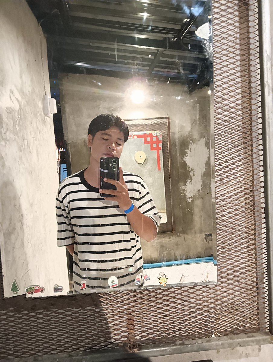 t_tontrakoon's tweet photo. ยกเพียวไม่ไหวพันแก้วได้อยู่😂🍻
#cuagain #ราชภัฏชัยภูมิ https://t.co/cwbhPbiH1f
