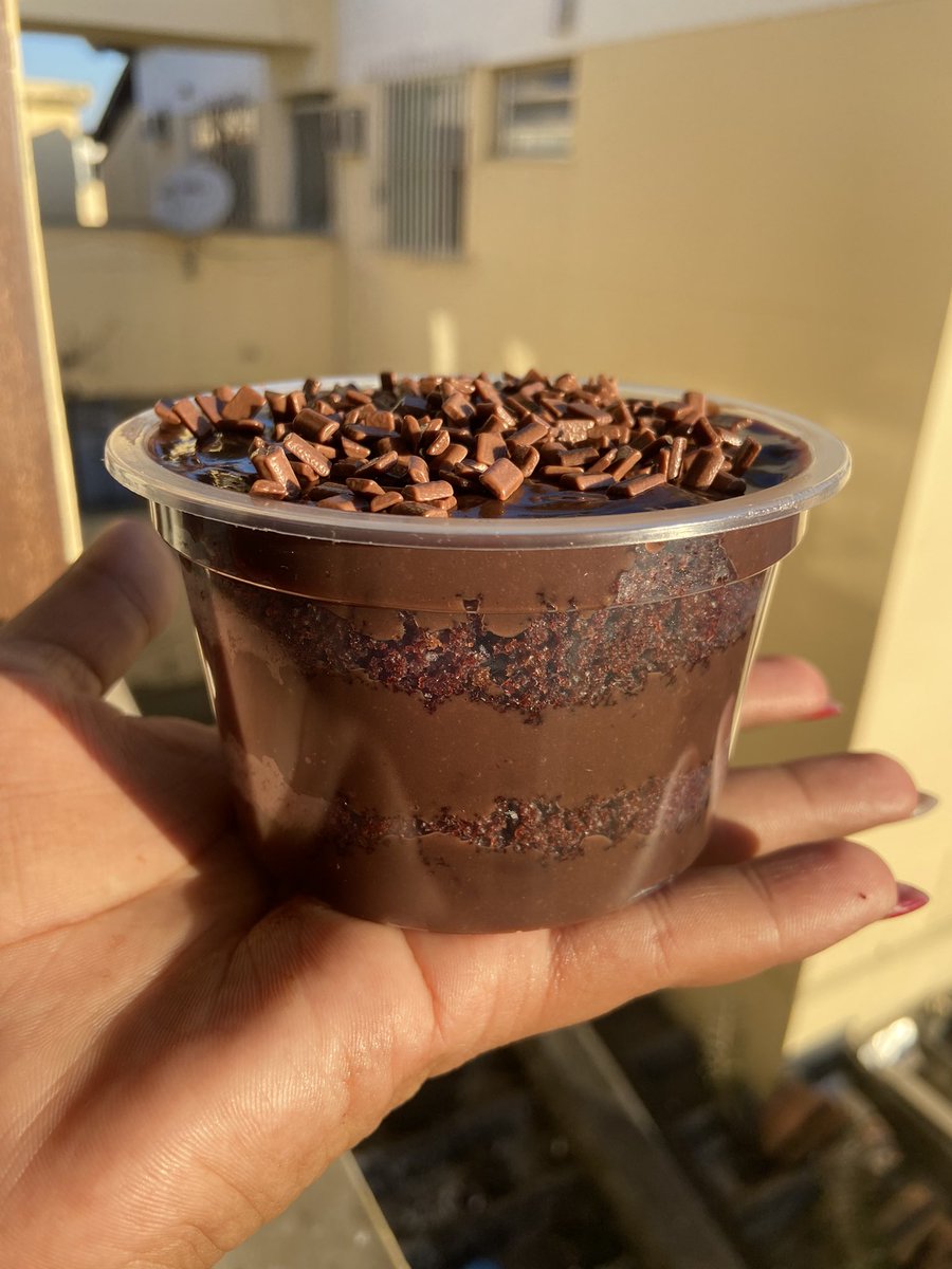 Boa tarde tropa, estou Desempregada e comecei a vender esses Doces pra fazer uma Renda! Todo dia tem variedade de doces, tudo feito muito Amor e Carinho e quem me conhece sabe que a Mãe dá aulas!!! Quem puder tá dando uma Moral me ajudando a divulgar, vai fortalecer Grandão!!!