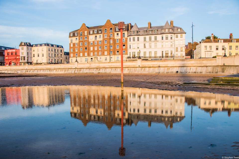 Some more pictures of the coastline of Margate Harbour. 
@Visitmargate @VisitThanet @Se_Railway @bbcsoutheast #coastline #reflections #kent #kentcoast