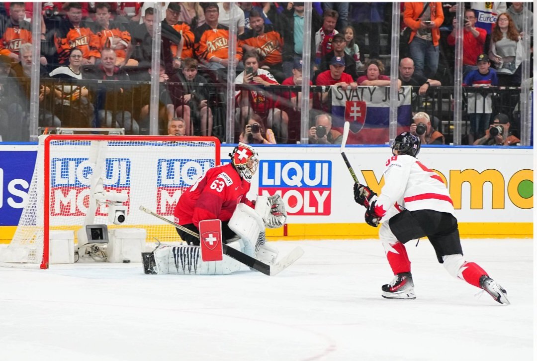 Connor Bedard vs Switzerland 
World Championship Semifinals 

📷: IIHF

#Blackhawks    #MensWorlds