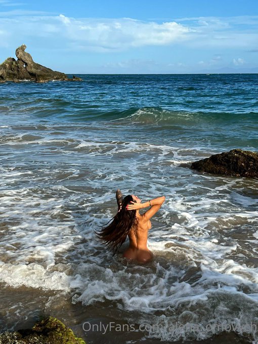 I want to go to the ocean, but you want to come to me, am I right?😏🤔 https://t.co/Ix8gWo6D4Z<a href="/tag/paris"class="tags"><span>#paris</span></a>