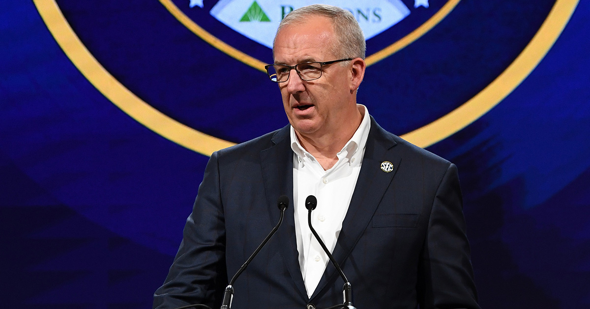 After the NCAA & Power 5 conferences reached a settlement in the House case this week, there are still plenty of questions about what the new landscape will look like. Earlier today, Greg Sankey said he expects 'clarity' in the coming months. Story: on3.com/os/news/greg-s…